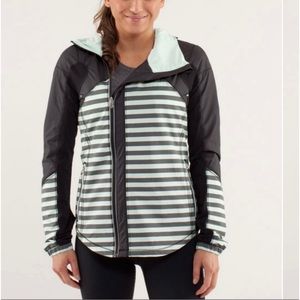 Lululemon Get Up and Glow Jacket Mint Green & Black stripes reflective size 10